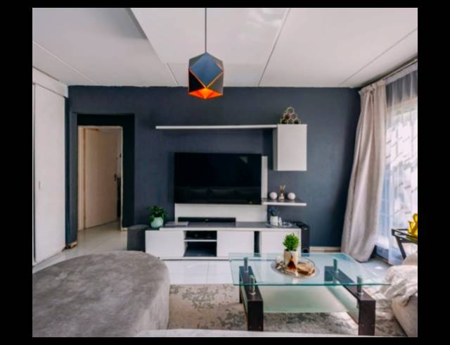 2 BEDROOM APARTMENT FOR SALE IN WHITNEY GARDENS